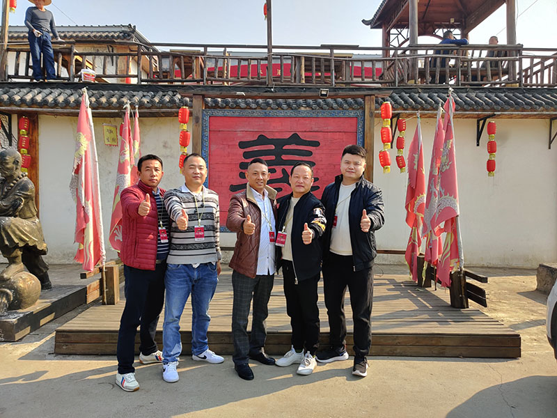 潤東方環(huán)?？照{(diào)團(tuán)隊出游